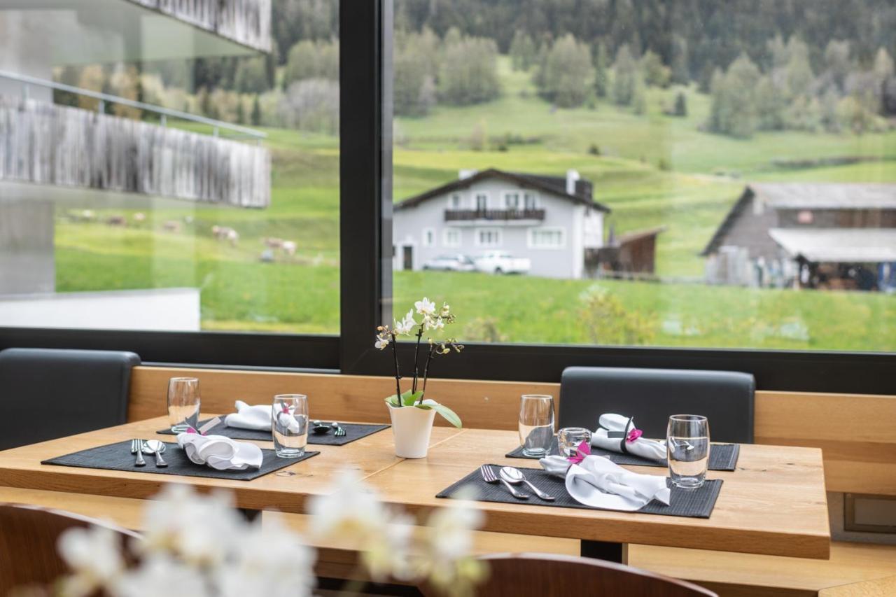 Hotel Cualmet - Aktiv Erholen Und Geniessen Tiefencastel Exteriör bild